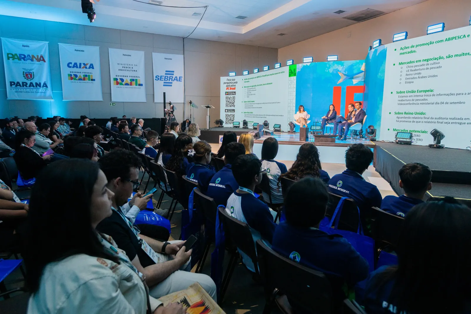 Plateia acompanha painel sobre mercados internacionais no IFC Brasil 2025